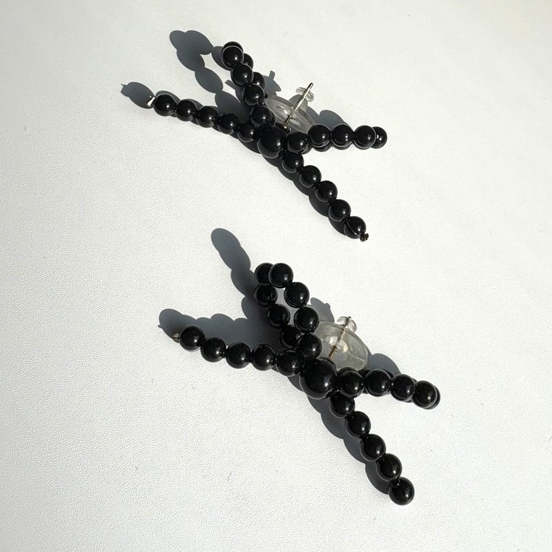 Ribbon Pearl Earrings Ballet Core Trend Elegant Swarovski Crystal Pearl Black - 耳環/耳夾/耳骨夾 - 玻璃 黑色