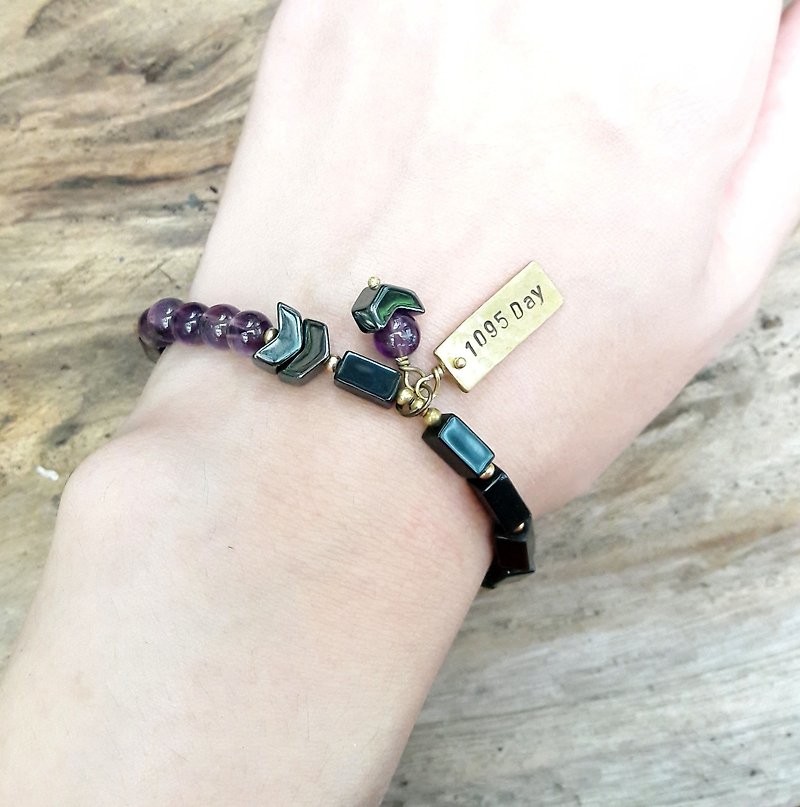 Hand string ◎ customized lettering black jade with * brass tag hand string - Bracelets - Gemstone 