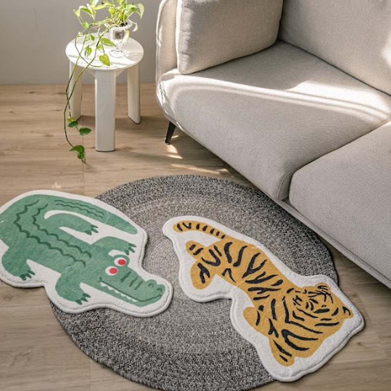 Life Warehouse・Illustrator SPACE co-branded jungle animal plush floor mat - Rugs & Floor Mats - Other Man-Made Fibers 