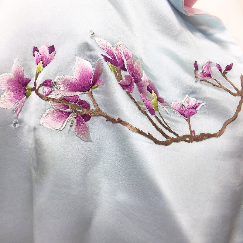 紫荊花真絲圍巾 香港代表 刺繡 釘珠 日本風格絲巾 新年絲巾 - 絲巾 - 絲．絹 粉紅色