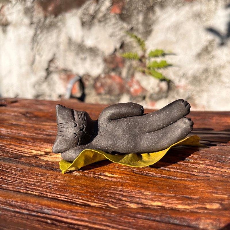 Daydream Cat/Tao/Healing Object/Chopstick Holder/Pencil Holder - Chopsticks - Pottery Black