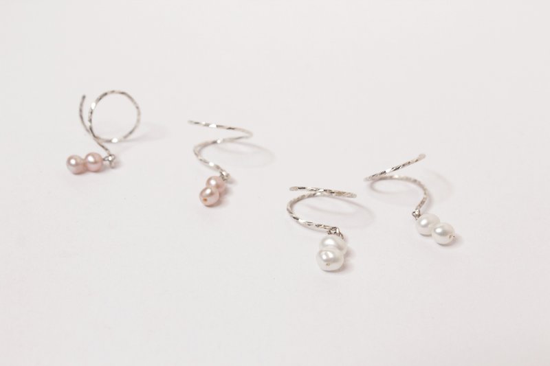 轉轉系列-珍珠 純銀手工耳環 白粉兩色 - 耳環/耳夾 - 珍珠 白色