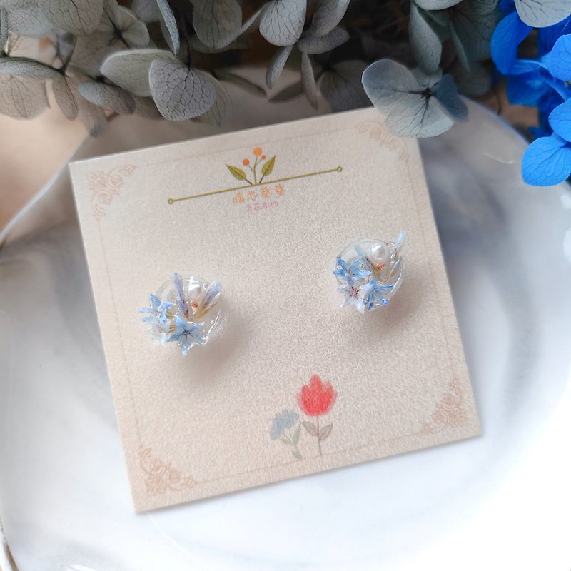 Warm Core Sunflower_Crystal Grass Daily Mini Real Flower Earrings Gradient Blue 925 Sterling Silver Stud Earrings - ต่างหู - พืช/ดอกไม้ สีน้ำเงิน