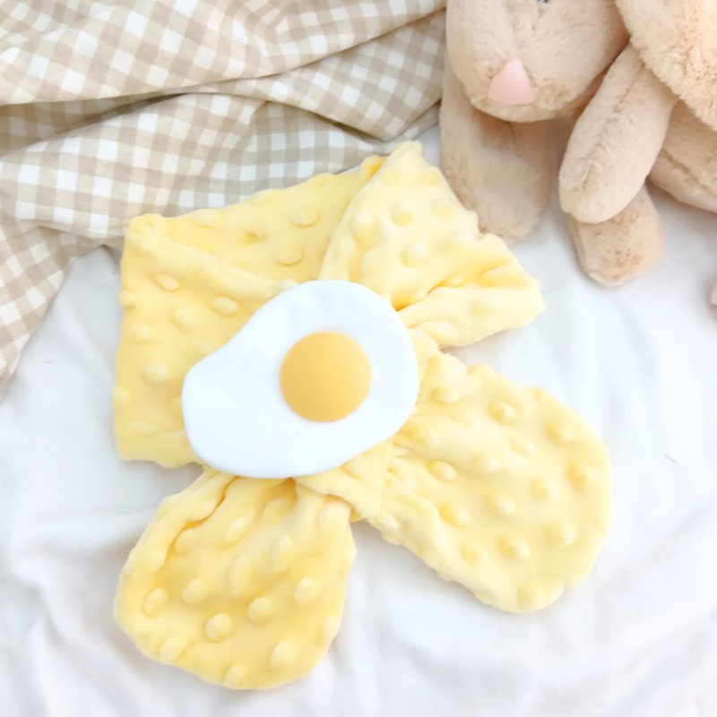 Wayward poached eggs. Three-dimensional egg yolk shape warm neck scarf neck scarf - ผ้ากันเปื้อน - ผ้าฝ้าย/ผ้าลินิน สีเหลือง