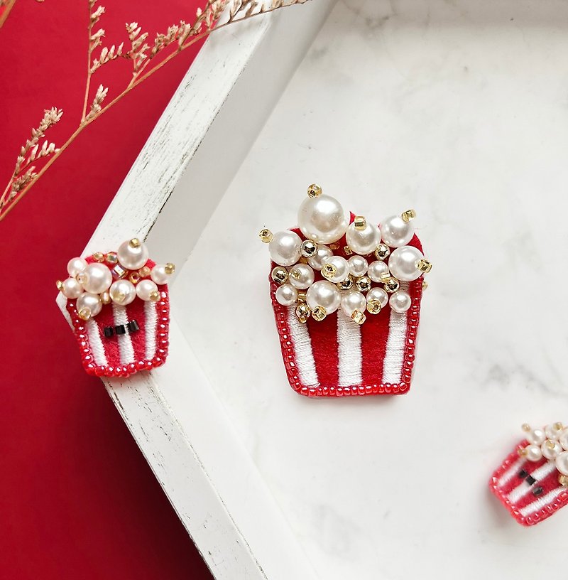 Stylish Popcorn Beaded Handmade Earrings Pin - ต่างหู - ไข่มุก สีแดง