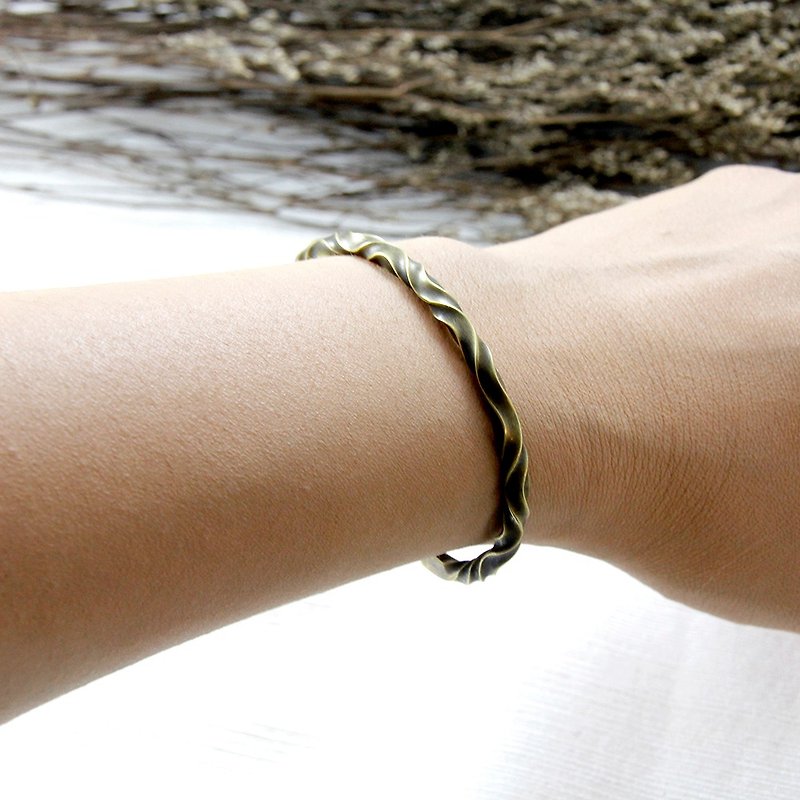 Hand retro yellow Bronze coil bracelet (4mm) - WOMEN - Bracelets - Copper & Brass Khaki