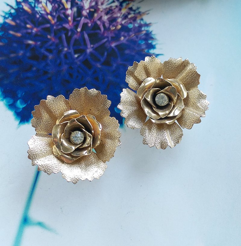Vintage Jewelry 西洋古董飾品 CORO 立體花朵 夾式耳環 - 耳環/耳夾/耳骨夾 - 其他金屬 金色