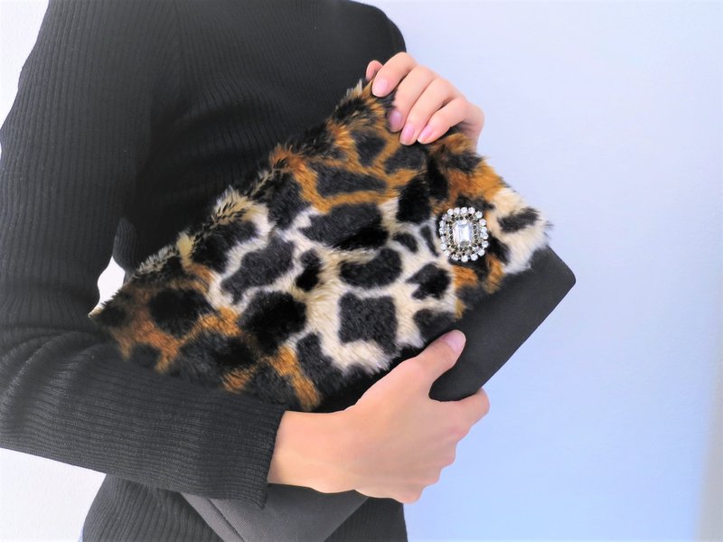 クラッチバッグ ヴィンテージビジュー&ファー vintage bijou clutch bag <CBG-RB6> - 其他 - 聚酯纖維 黑色
