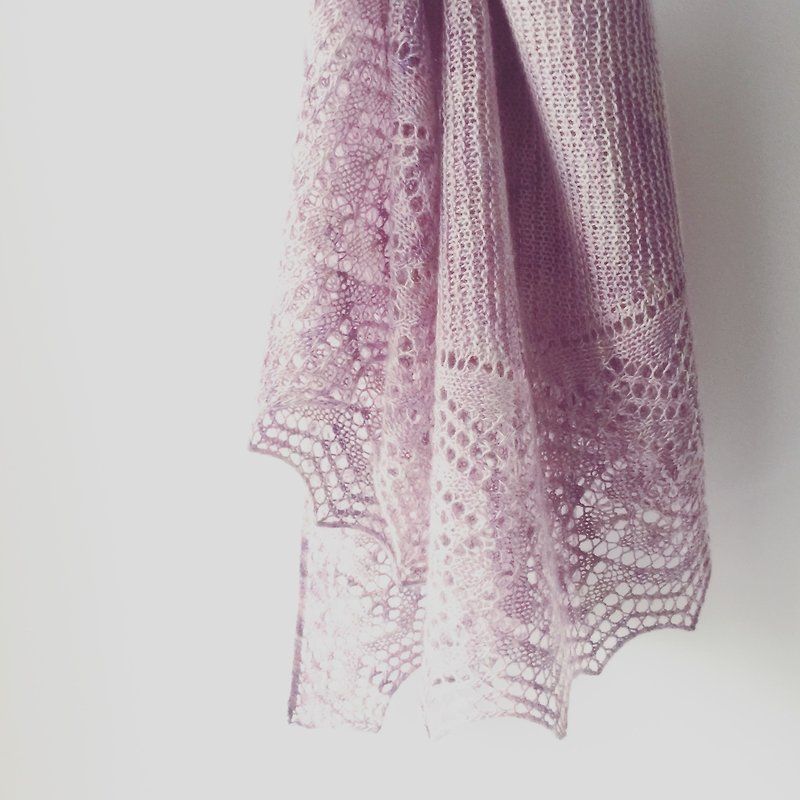 Acorn 100% wool hand-knit lace shawl - ผ้าพันคอ - ขนแกะ สึชมพู