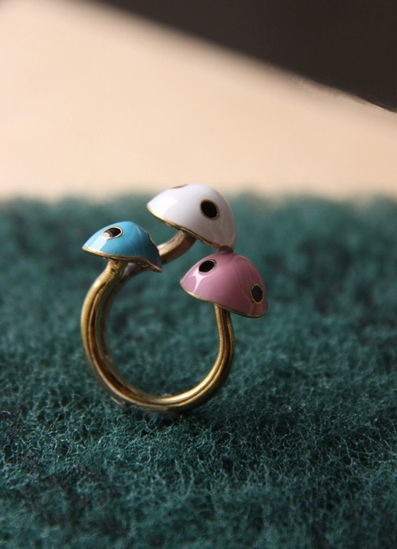 Mario Mushroom Ring by linen. - 戒指 - 其他金屬 