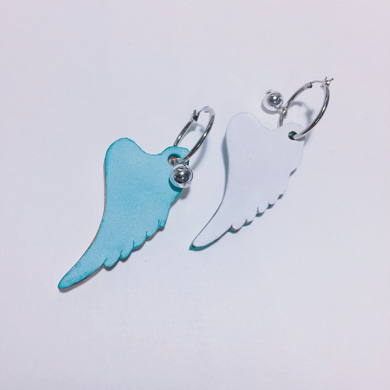 皮革天使翅膀耳環(薄荷綠x純淨白) - 耳環/耳夾 - 真皮 白色