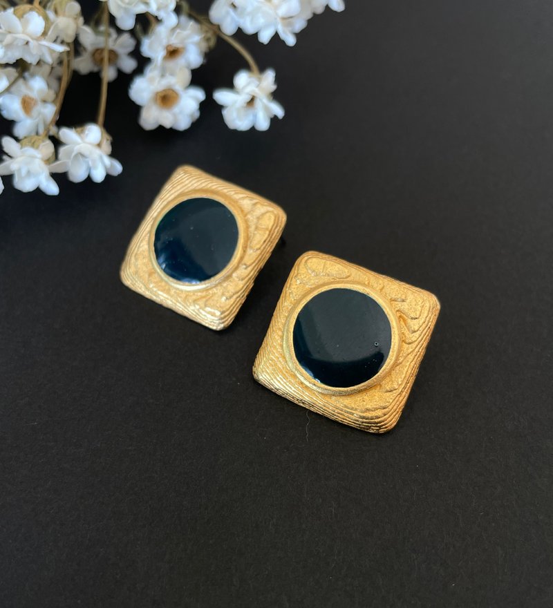 Antique Vintage matte square dark green enamel square needle earrings P192 - Earrings & Clip-ons - Other Metals Gold