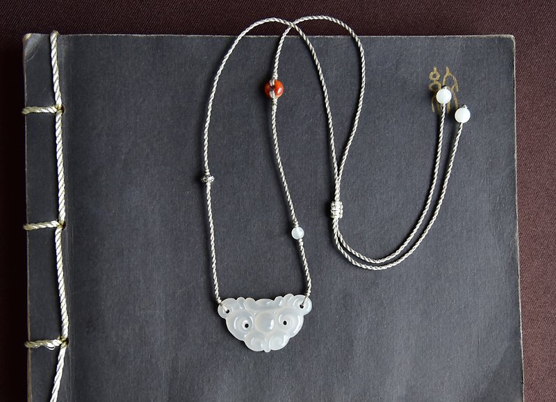 【Spring Rain】Natural Hetian white jade Qinghai old material Ruyi Yingluo necklace - Necklaces - Jade White