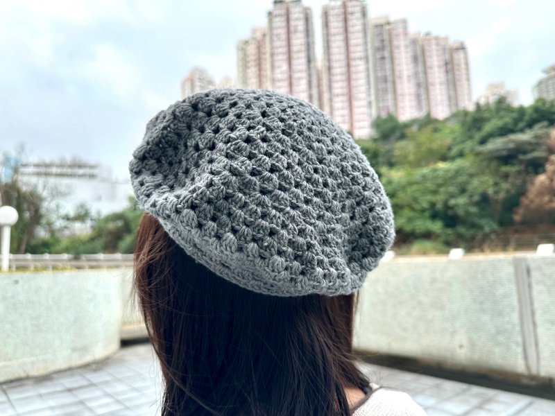 Knitted hollow woolen beret painter hat - หมวก - ไฟเบอร์อื่นๆ สีเทา