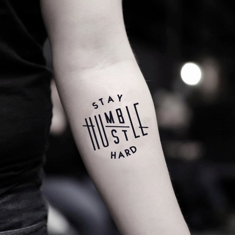 OhMyTat 謙卑 Stay Humble Hustle Hard 刺青圖案紋身貼紙 (2 張) - 紋身貼紙/刺青貼紙 - 紙 黑色