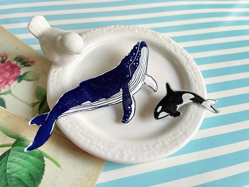 lucky series handmade chic blue whale killer whale crystal resin brooch - Brooches - Resin 