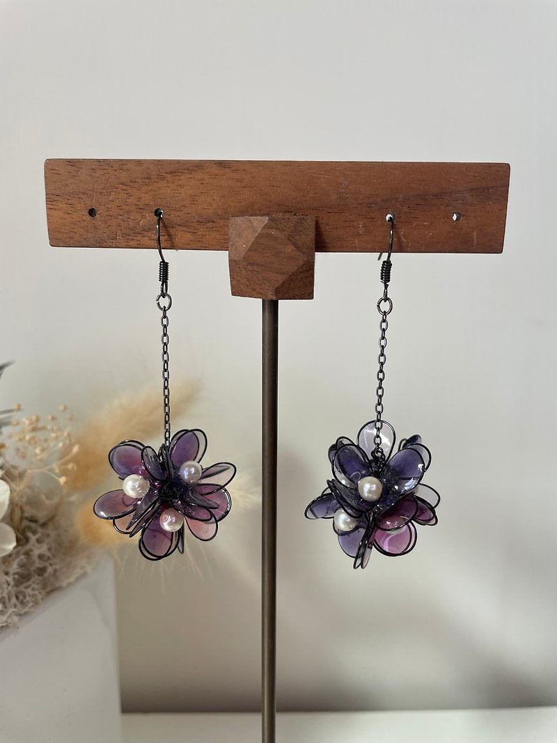 Purple black round flower ball resin earrings-ear hook #10 - ต่างหู - เรซิน สีม่วง