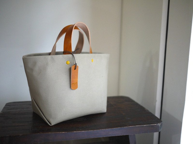 Leather Handle Bag (Small) - Khaki Green - กระเป๋าถือ - วัสดุอื่นๆ หลากหลายสี