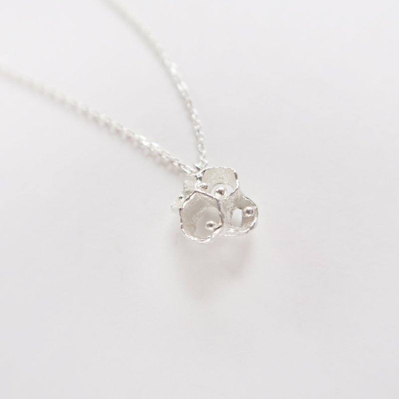 925 sterling silver honeycomb flower necklace clavicle chain long chain - Necklaces - Sterling Silver Silver