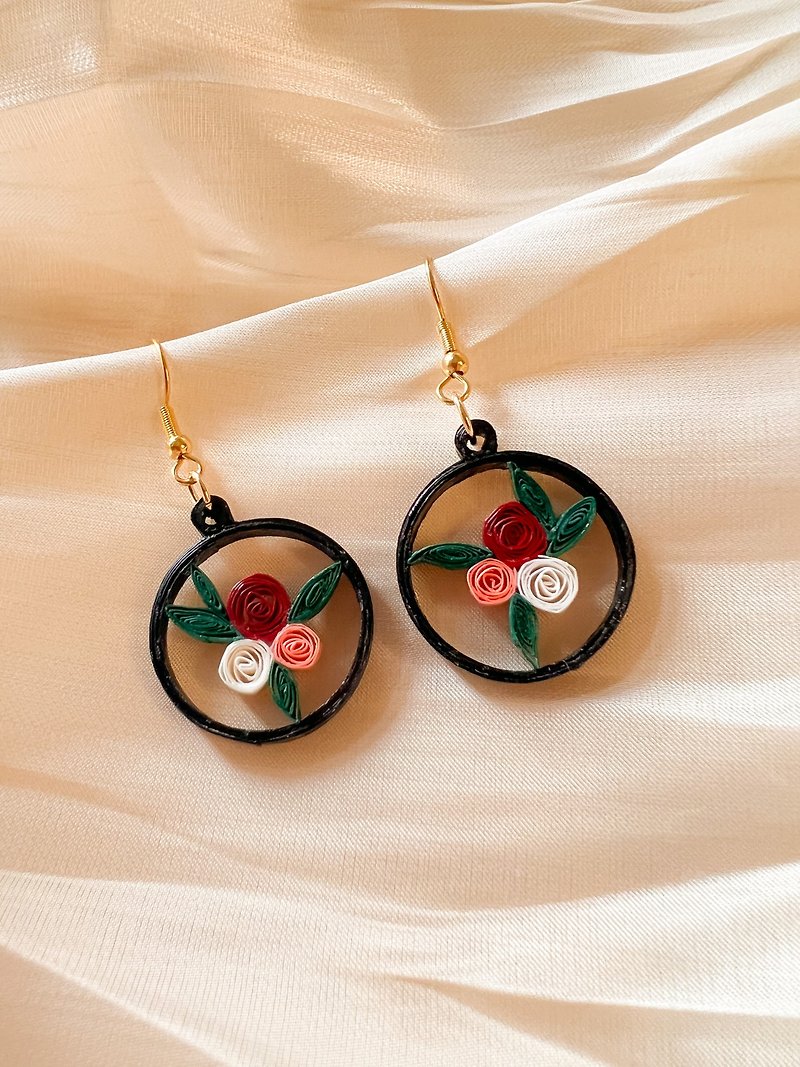 Handmade paper earrings - blossoming roses - Earrings & Clip-ons - Paper Black