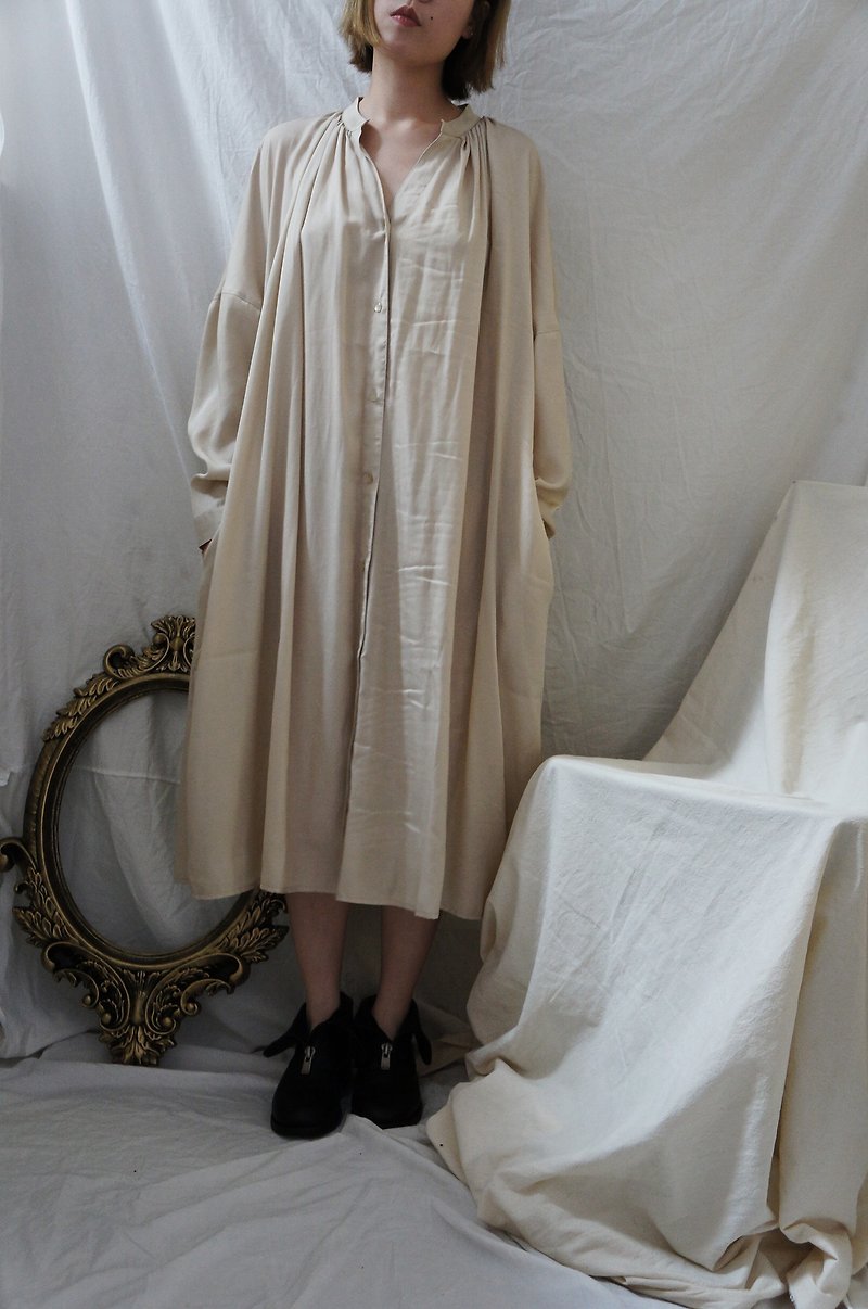 silk linen shirt dress BEIGE 米色絲麻寬鬆襯衣連衣裙 - 連身裙 - 絲．絹 卡其色