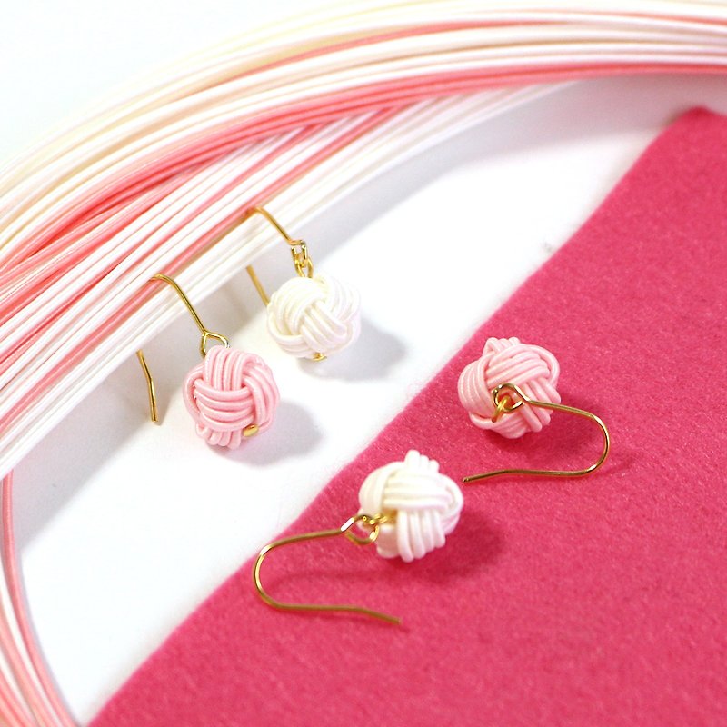 japanese style pierce / mizuhiki / japan / accessory /ball / present - 耳環/耳夾 - 絲．絹 粉紅色