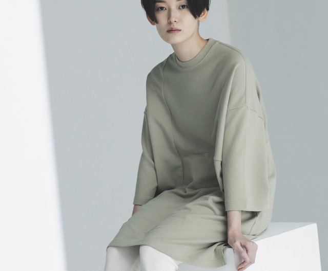 WHITE MAILS】PAPER PILE URAKE BLOCKING TUNIC - Shop CRAHUG Unisex