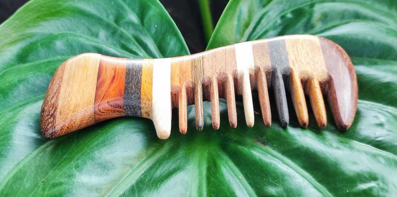 The Man Who Thinks of Wood-Rainbow Grip Handmade Wooden Comb - Makeup Brushes - Wood Multicolor