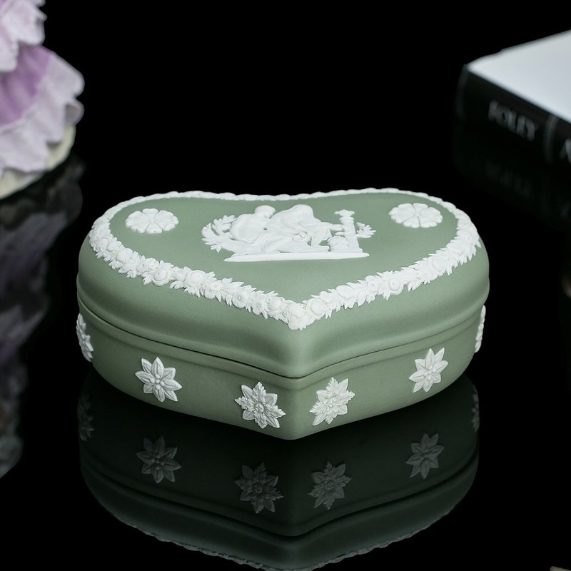 英國製 Wedgwood 碧玉浮雕 愛心首飾盒 陶瓷手錶飾品收納盒 - 居家收納/收納盒/儲物盒 - 瓷 