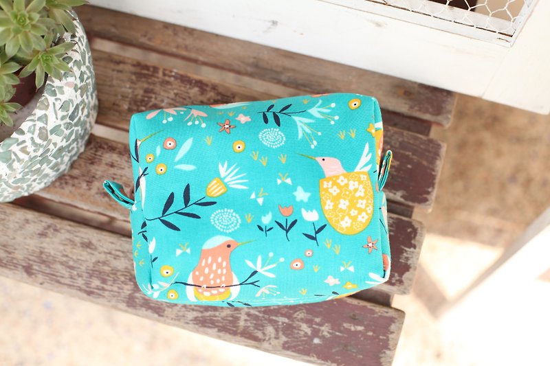 [Good Day] hand-made forest bird universal bag / cosmetic bag / small package / storage bag / sundries bag - กระเป๋าเครื่องสำอาง - ผ้าฝ้าย/ผ้าลินิน หลากหลายสี