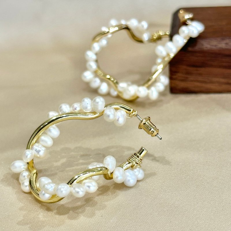 Pearl Earrings & Clip-ons White - Olas Handmade Fresh Pearl Earrings