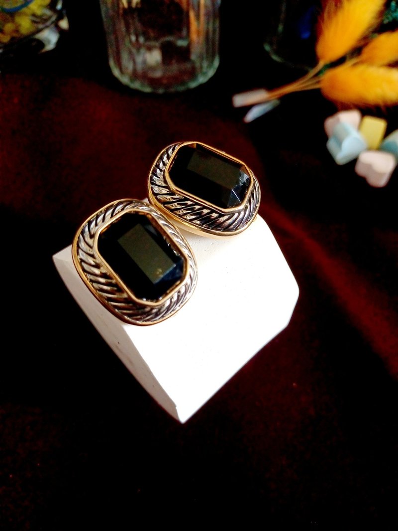 vintage jewelry  華麗貴氣立體黑石 夾式耳環 - 耳環/耳夾/耳骨夾 - 其他金屬 