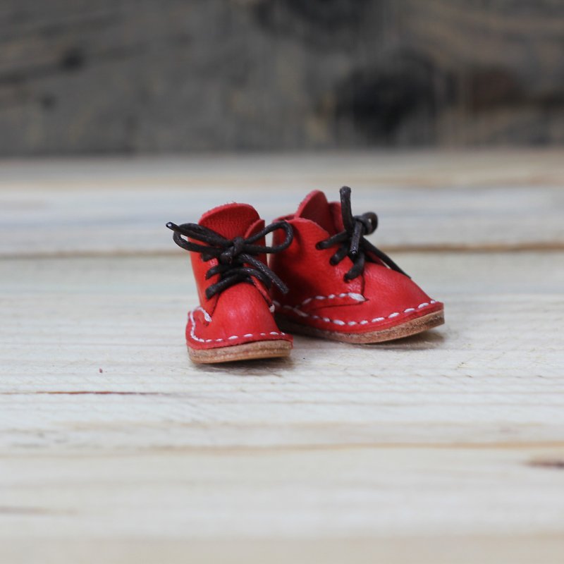 [Yingchuan handmade] mini shoes strap / Martin shoes / keychain / DIY material package (cut pieces punched) PKIT SH001 hand-stitched leather bag - red - เครื่องหนัง - หนังแท้ สีแดง