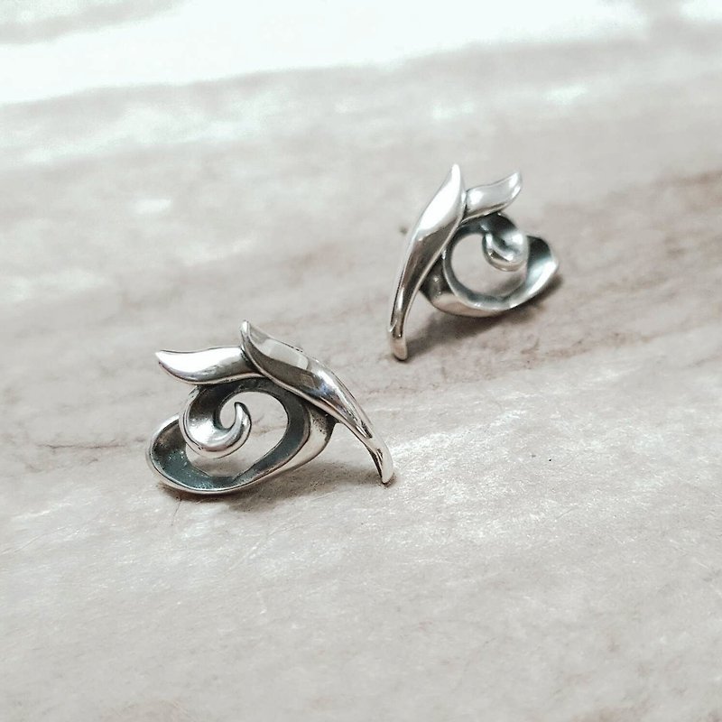 Streamline spiral armor earrings 925 sterling silver - ต่างหู - เงินแท้ สีเงิน