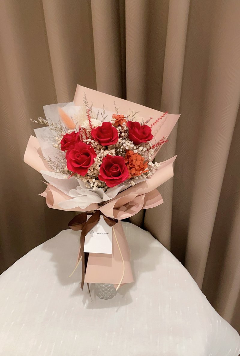 紅茶拿鐵永生玫瑰花束 七夕情人節花束 永生花束 告白花束 外拍 - 乾燥花/永生花 - 植物．花 紅色