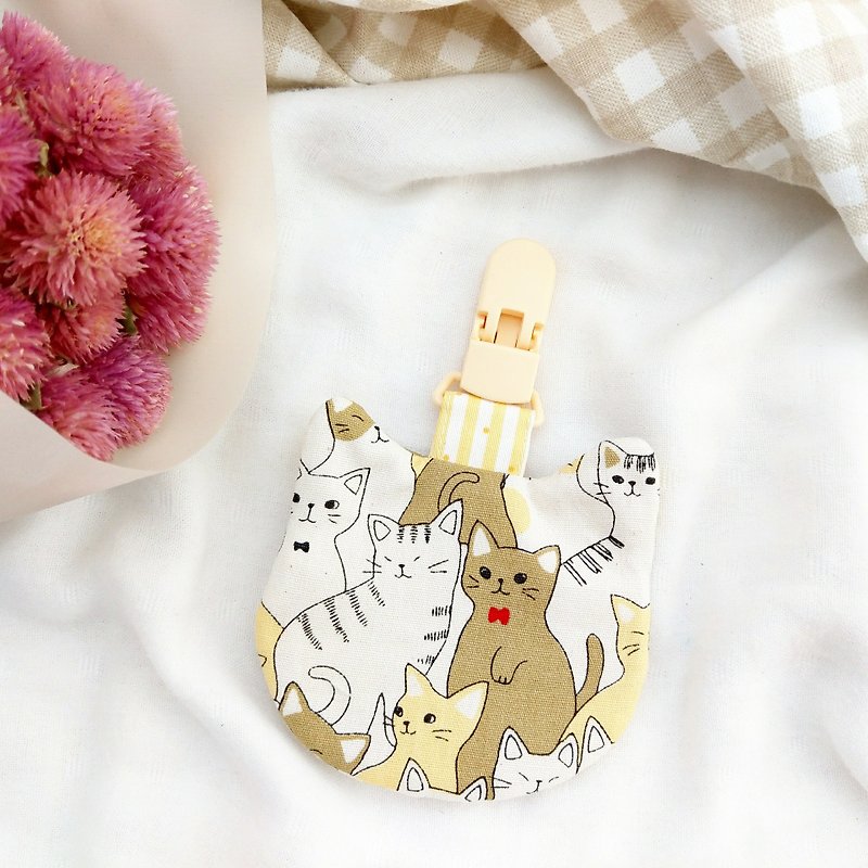 Milk tea cat. Round / cat shape safety charm bag (name can be embroidered) - Omamori - Cotton & Hemp Yellow