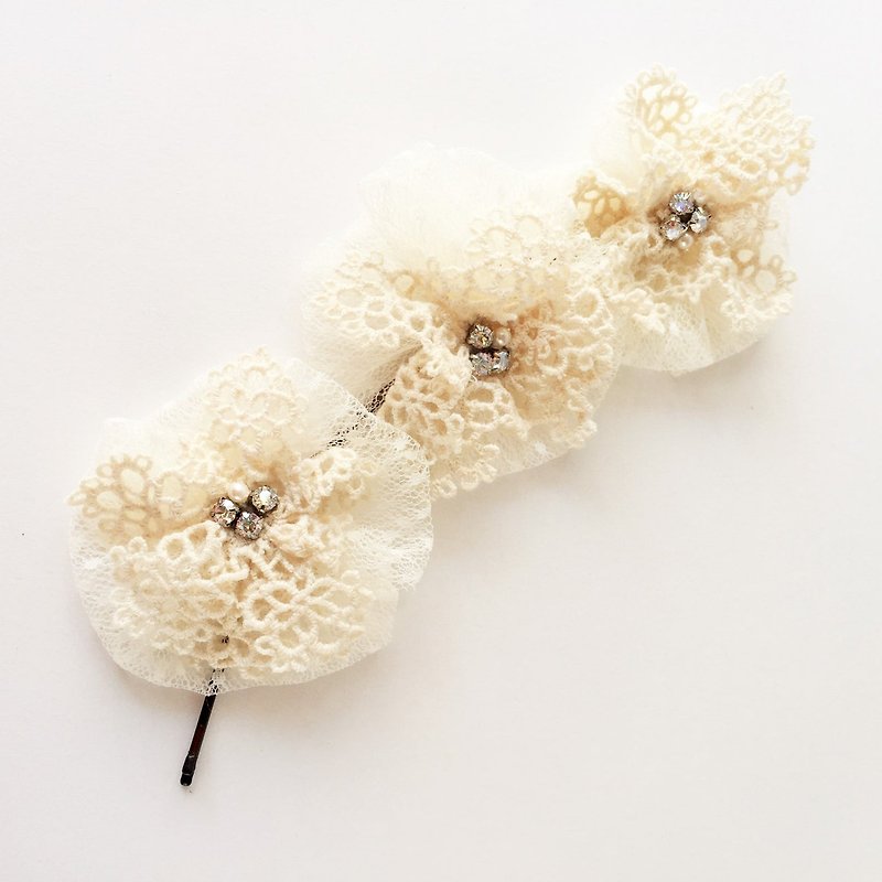 Bridal flower hair pins, Lace flower headpiece, Set of 3 Ivory hair clips. - Hair Accessories - Other Man-Made Fibers 