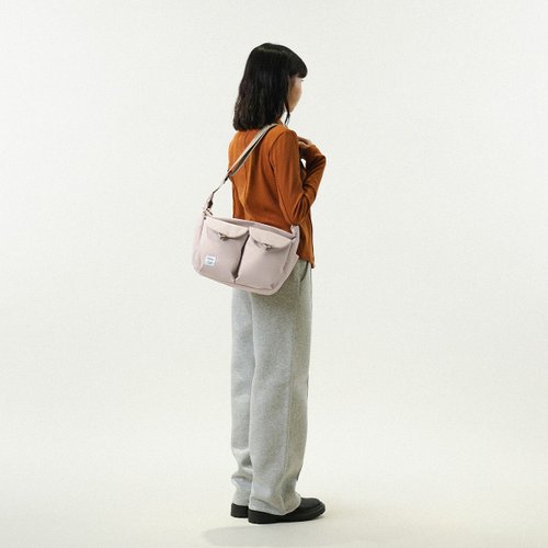 ピンク ダブルジッパー ボディバッグ フルラ FURLA ハンドバッグ ショルダーバッグ メトロポリス