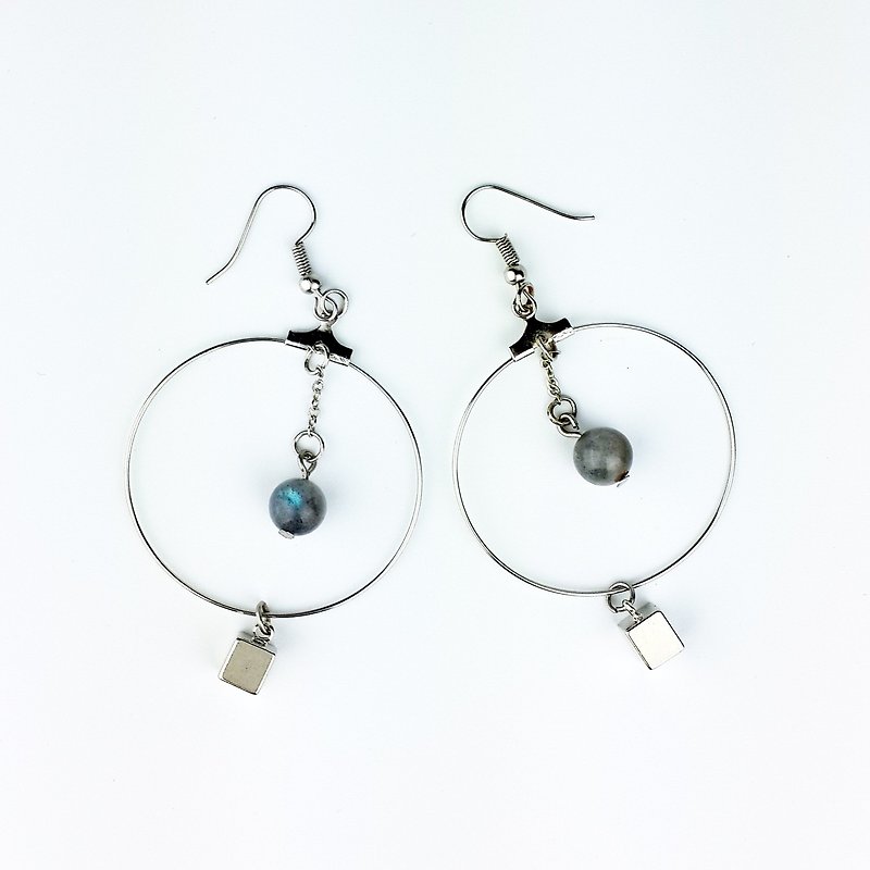 | Simple series | cold as moon gray moonstone (earrings x ear clips x handmade x custom.) - ต่างหู - เครื่องเพชรพลอย สีเทา