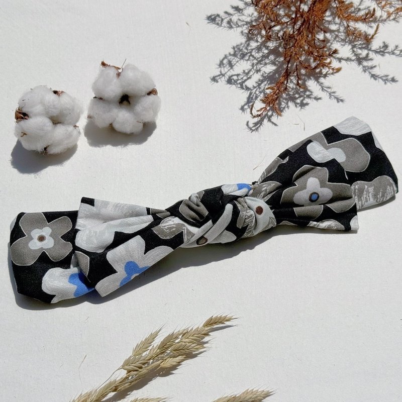 【巧妙藝手】手繪塗鴉風花花 手作蝴蝶結髮帶 - 髮箍/髮帶 - 棉．麻 黑色