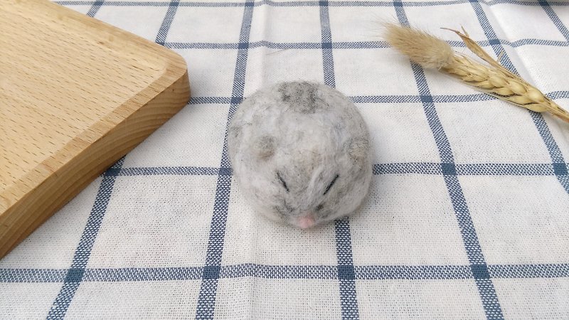 Needle Felt Pet Hamster Laying Position (no legs) - Items for Display - Wool Multicolor