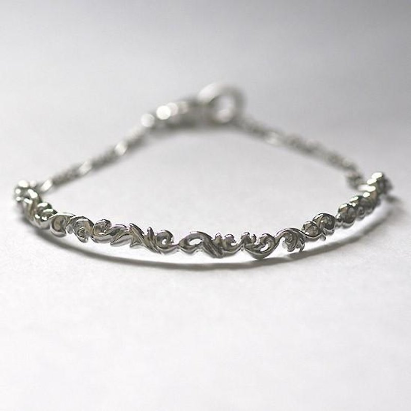 Entangled arabesque bracelet - 手鍊/手環 - 其他金屬 銀色
