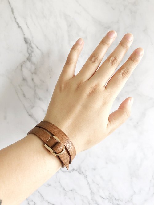 ハンドメイド レザーブレスレット ハンドメイドレザーレザーダブルリングブレスレット - ショップ