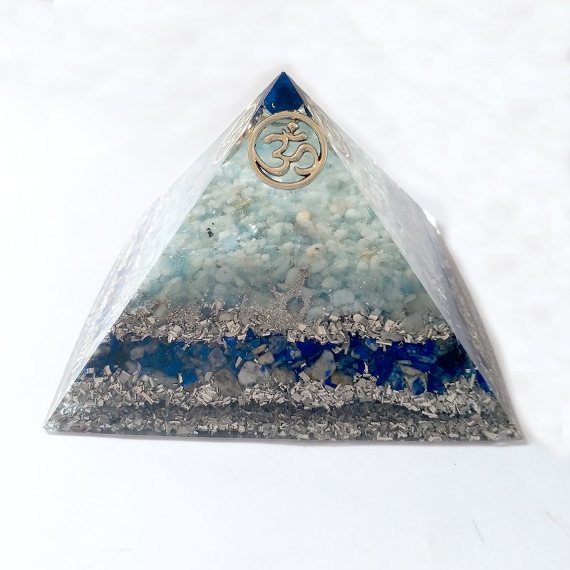 【宇能水晶塔】OM 海水藍寶, 青金石. 對應喉輪能量療愈 - 擺飾/家飾品 - 水晶 藍色