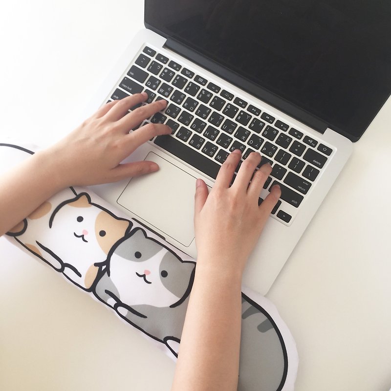 貓咪鍵盤枕