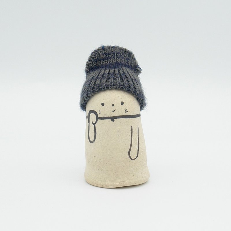 Handmade ceramic doll beckoning cat wearing a knit cap, size S - Items for Display - Pottery Khaki