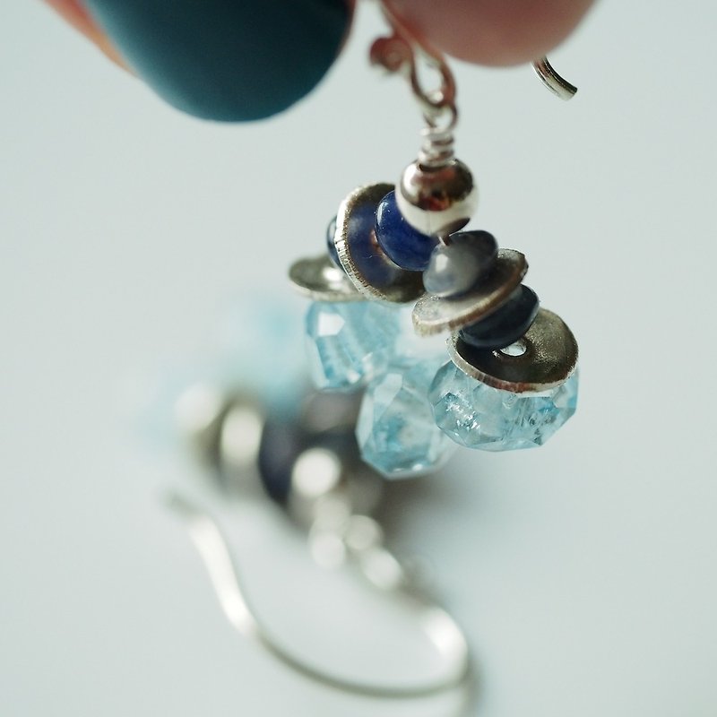[Maya Tara] Natural Seawater Sapphire Soda Stone Sterling Silver Earrings Aquamarine Sodalite - Earrings & Clip-ons - Gemstone 