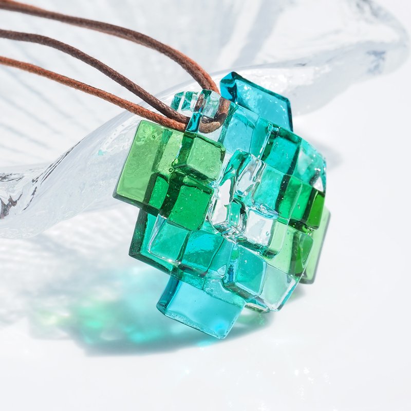 Hydrangea Glass (Hydrangea [Blue Green]) Necklace [Made to Order] - สร้อยคอ - แก้ว สีน้ำเงิน