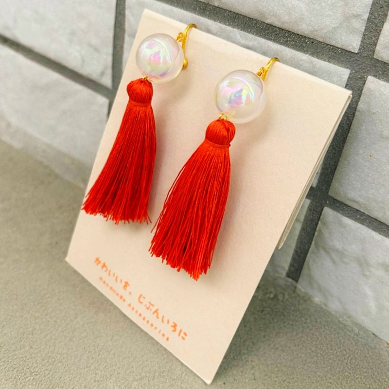 ルピナスイヤリング - ピアス・イヤリング - 刺しゅう糸 レッド