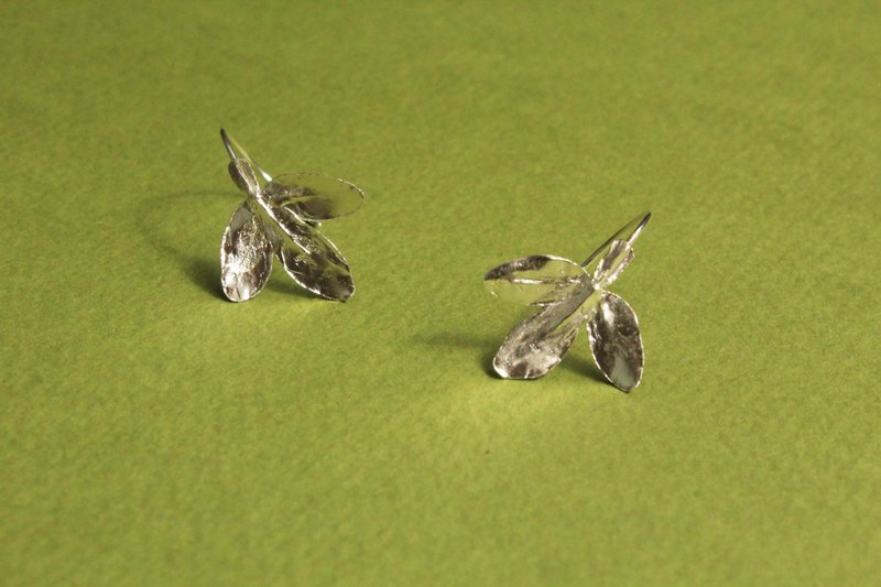 Third Leaves Silver Earrings - ต่างหู - เงินแท้ สีเงิน